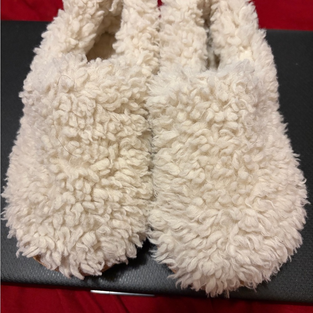 Source Unknown Cream Kids Slippers